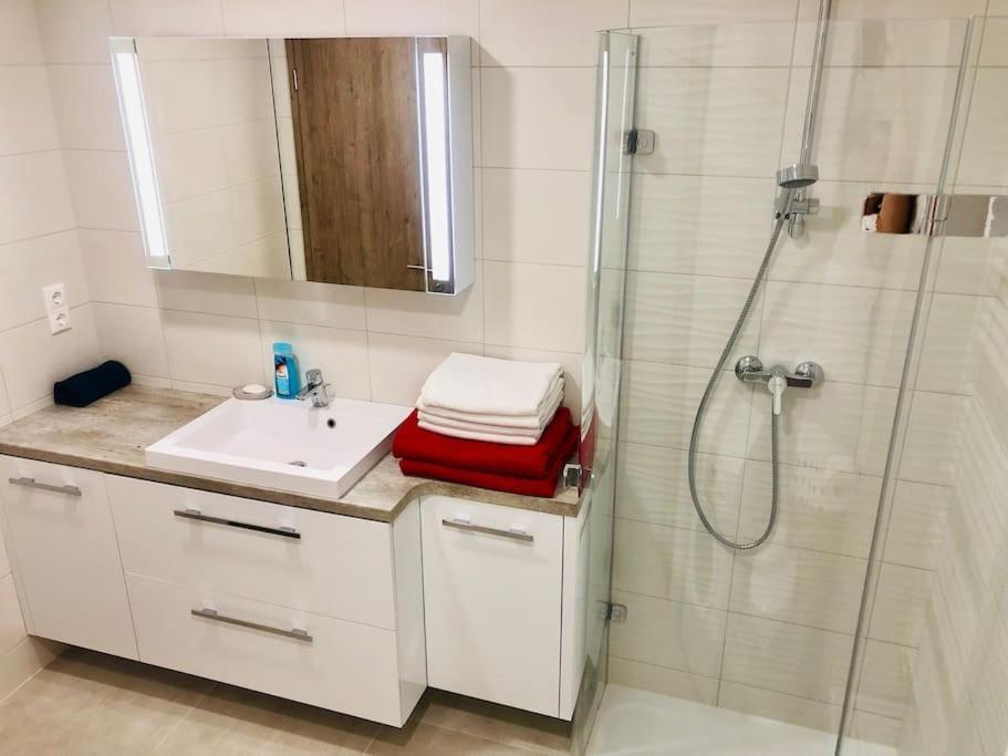 Admiral Lakeside Luxury Apartment Siofok